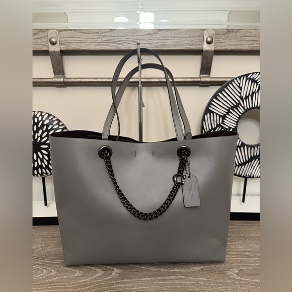 Coach Chain Central Tote bag. - Picture 1 of 16